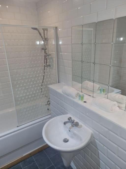 65 Renfield St 2 Bed Apartment Glasgow Zewnętrze zdjęcie